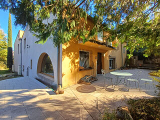  Propri�t�/ch�teau � vendre 15 + pi�ces 330 m�