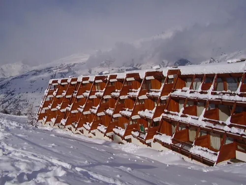   Cachette Pistes de ski < 100 m - Alimentation < 100 m - Centre ville < 100 m - Télévision - Lave vaisselle . . . Rhône-Alpes, Bourg-Saint-Maurice (73700)