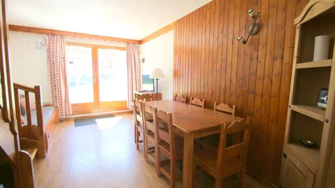   CH22PAE - CHALET DUPLEX 2 CHAMBRES, TERRASSE ET BALCON Piscine collective - Tlvision - Terrasse - Balcon - place de parking en Provence-Alpes-Cte d'Azur, Puy-Saint-Vincent (05290)