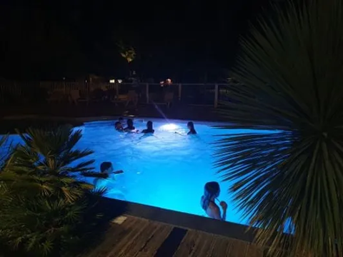  Camping La Cigaline - MH2 DURAS, avec sanitaires Piscine collective - Terrasse - place de parking en extrieur - Accs Internet Aquitaine, Montpon-Mnestrol (24700)