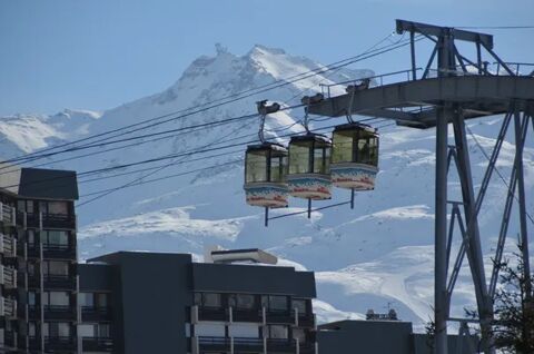   . Pistes de ski < 100 m - Alimentation < 200 m - Télévision - Balcon - Local skis Rhône-Alpes, Les Menuires (73440)
