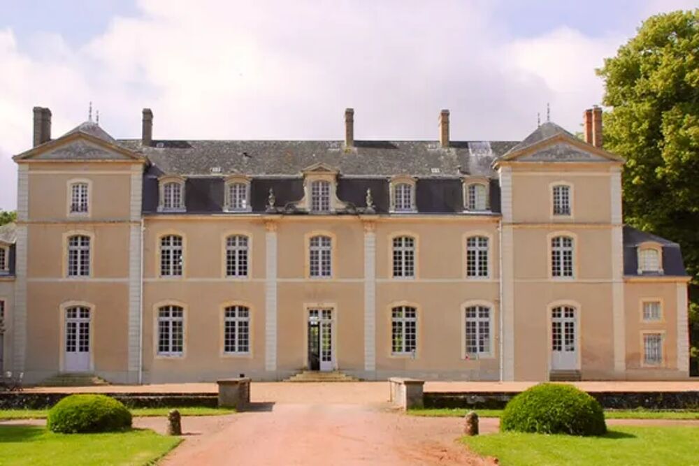   Villa pour 16 pers. avec piscine, terrasse et balcon à La Quinte Piscine privée - Terrasse - Balcon - place de parking en extéri Pays de la Loire, La Quinte (72550)