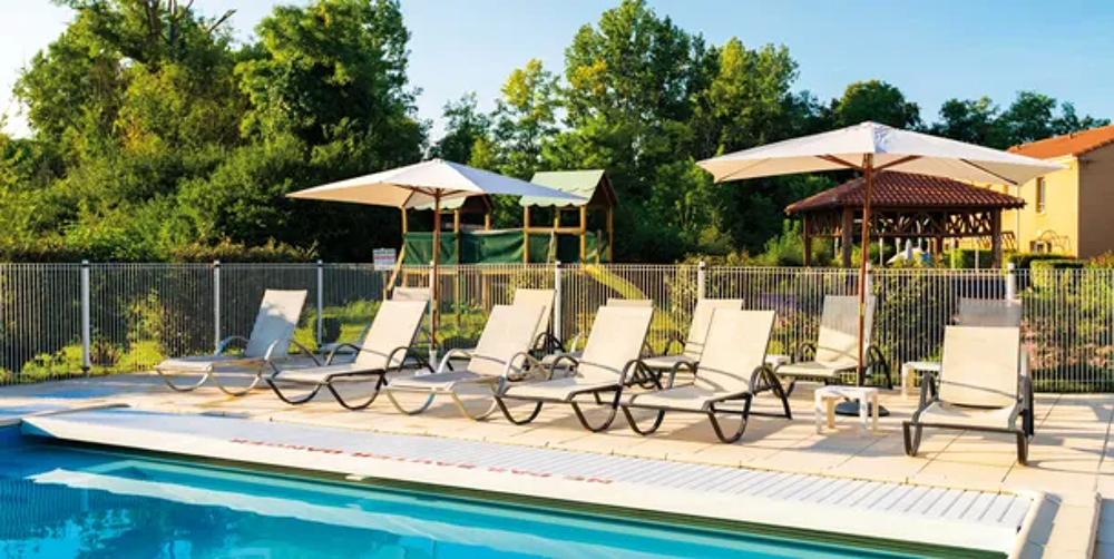   BERGERAC LE CLOS DES VIGNES LAGRANGE PRESTIGE Piscine couverte - Piscine collective - Bain  remous - Sauna - Hammam Aquitaine, Bergerac (24100)
