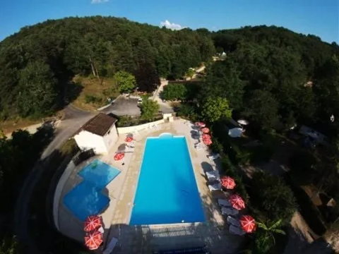   Camping La Castillonderie - Eco 3 Pices 4 Personnes Piscine collective - Terrasse - place de parking en extrieur - Accs Inter Aquitaine, Thonac (24290)