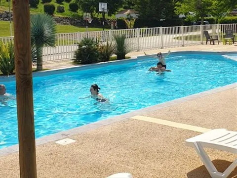   Camping La Cigaline - MH3 BERGERAC, avec sanitaires Piscine collective - Terrasse - place de parking en extrieur - Accs Intern Aquitaine, Montpon-Mnestrol (24700)