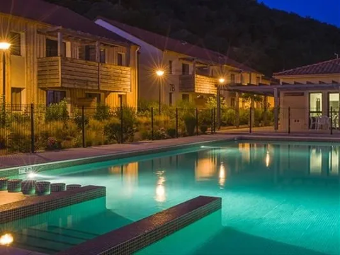   Rsidence Le Clos du Rocher - 2P/4 Piscine collective - Terrasse - place de parking en extrieur - Salon jardin - Transats Aquitaine, Les Eyzies-de-Tayac-Sireuil (24620)