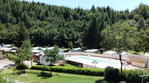   Camping Le Moulin Brl - Mobil-home 3 chambres + Climatisation Accs Internet - Jeux jardin Rhne-Alpes, Chazelles-sur-Lyon (42140)