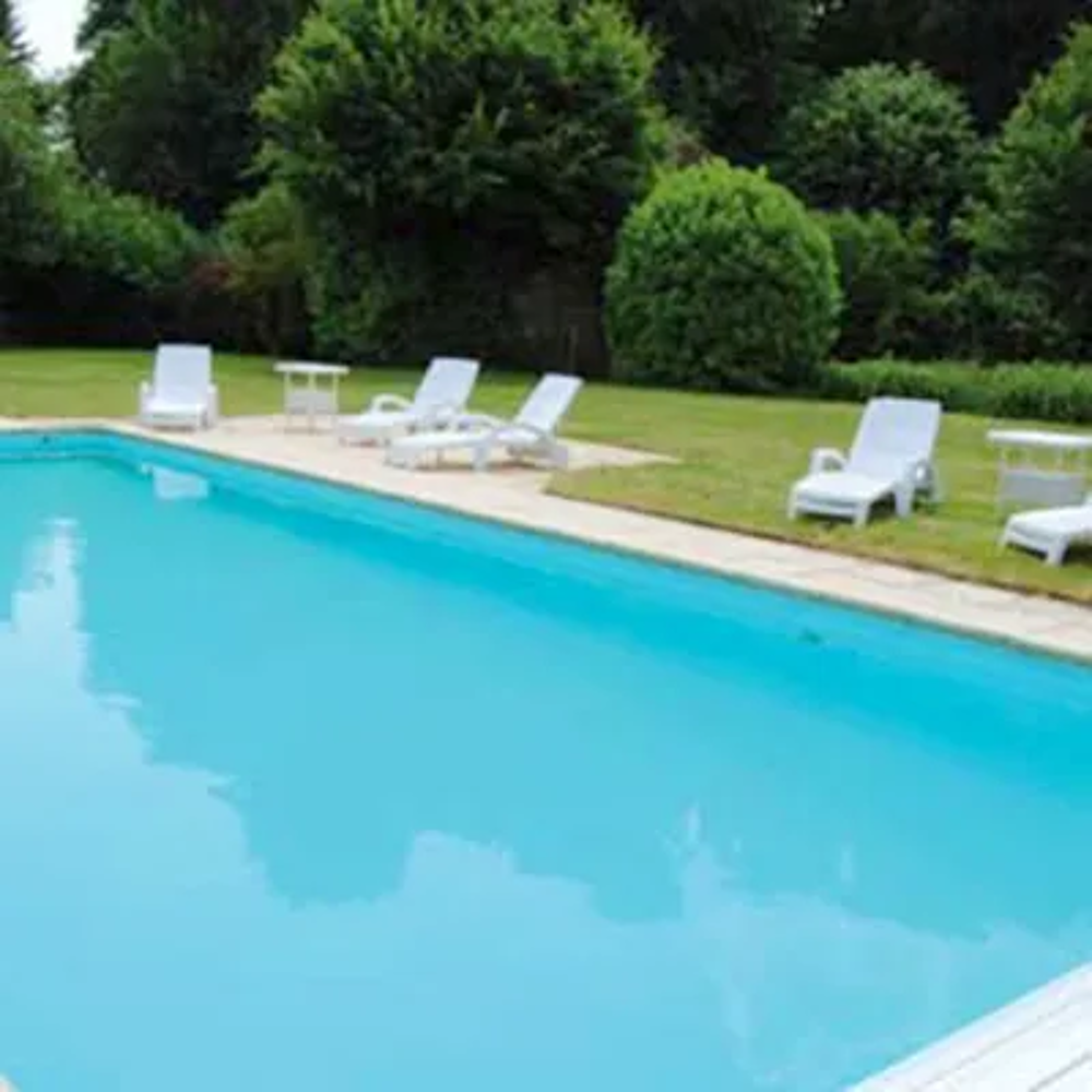   Villa pour 16 pers. avec piscine, terrasse et balcon  La Quinte Piscine prive - Terrasse - Balcon - place de parking en extri Pays de la Loire, La Quinte (72550)