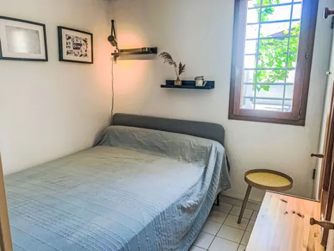   Belle Ile 1 Tlvision - Terrasse - place de parking en extrieur - Accs Internet - Lit bb . . . Languedoc-Roussillon, Gruissan (11430)