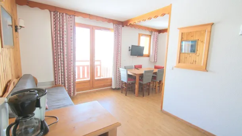   C313PAE - APPARTEMENT 2 CHAMBRES AVEC BALCON Piscine collective - Tlvision - Balcon - Lave vaisselle - Accs Internet Provence-Alpes-Cte d'Azur, Puy-Saint-Vincent (05290)