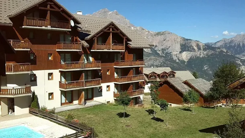   CH33PAE - CHALET TRIPLEX 4 CHAMBRE, TERRASSE ET BALCON Piscine collective - Tlvision - Terrasse - Balcon - place de parking en Provence-Alpes-Cte d'Azur, Puy-Saint-Vincent (05290)