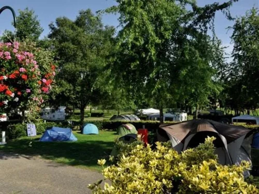   Camping Les Portes du Perche - LODGE - 2 chambres Terrasse - Salon jardin Pays de la Loire, Mamers (72600)