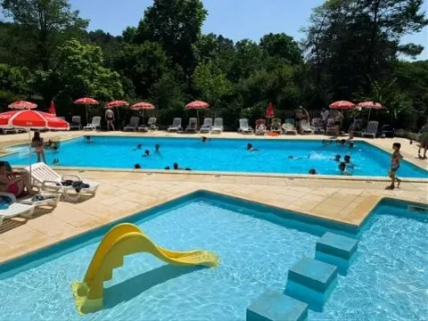   Camping La Castillonderie - Eco 3 Pices 4 Personnes Piscine collective - Terrasse - place de parking en extrieur - Accs Inter Aquitaine, Thonac (24290)