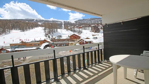   SAP408 - STUDIO COIN MONTAGNE - 4 PERSONNES AVEC BALCON SUD Tlvision - Balcon - Accs Internet - Ascenseur Provence-Alpes-Cte d'Azur, Puy-Saint-Vincent (05290)