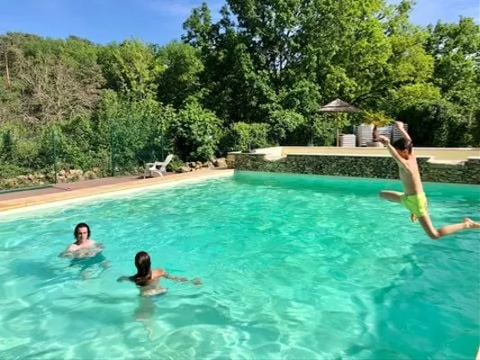   Camping Le Pech Charmant - Dordogne - LASCAUX 55m( avec sanitaires) (MAX 4 adultes + 2 enfants) Piscine collective - Bain  rem Aquitaine, Les Eyzies-de-Tayac-Sireuil (24620)
