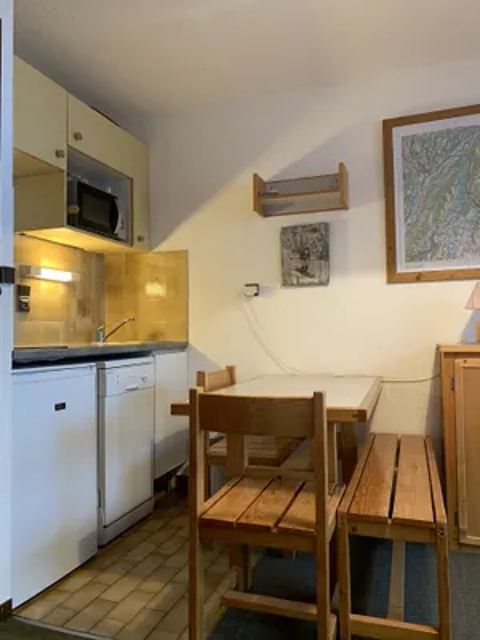   Campanule - les hauts de planchamp Pistes de ski < 100 m - Alimentation < 100 m - Centre ville < 100 m - Tlvision - Lave vaiss Rhne-Alpes, Champagny-en-Vanoise (73350)