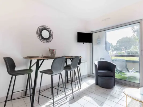   Ocan Plage < 100 m - Tlvision - Terrasse - place de parking en interieur - place de parking en extrieur . . . Bretagne, Carnac (56340)