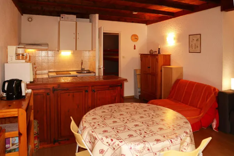   Grand studio 4 personnes Tlvision - Balcon - Lave vaisselle - Lave linge - Ascenseur Provence-Alpes-Cte d'Azur, Les Orres (05200)