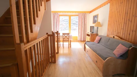   CH33PAE - CHALET TRIPLEX 4 CHAMBRE, TERRASSE ET BALCON Piscine collective - Tlvision - Terrasse - Balcon - place de parking en Provence-Alpes-Cte d'Azur, Puy-Saint-Vincent (05290)