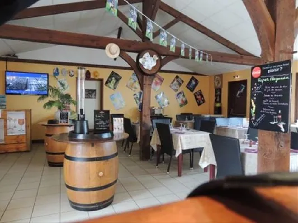   Flower Camping les Nauves - LODGE STANDARD (SANS SANITAIRES) Piscine collective - Terrasse - place de parking en extrieur - Acc Aquitaine, Belvs (24170)