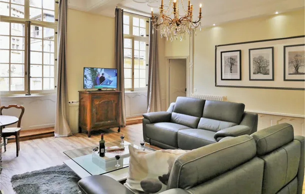   La Labrousse Alimentation < 1 km - Tlvision - Lave vaisselle - Lave linge - Accs Internet Aquitaine, Sarlat-la-Canda (24200)