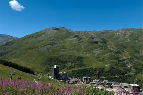   Burons Pistes de ski < 100 m - Alimentation < 100 m - Centre ville < 100 m - Tlvision - Lave vaisselle Rhne-Alpes, Les Menuires (73440)