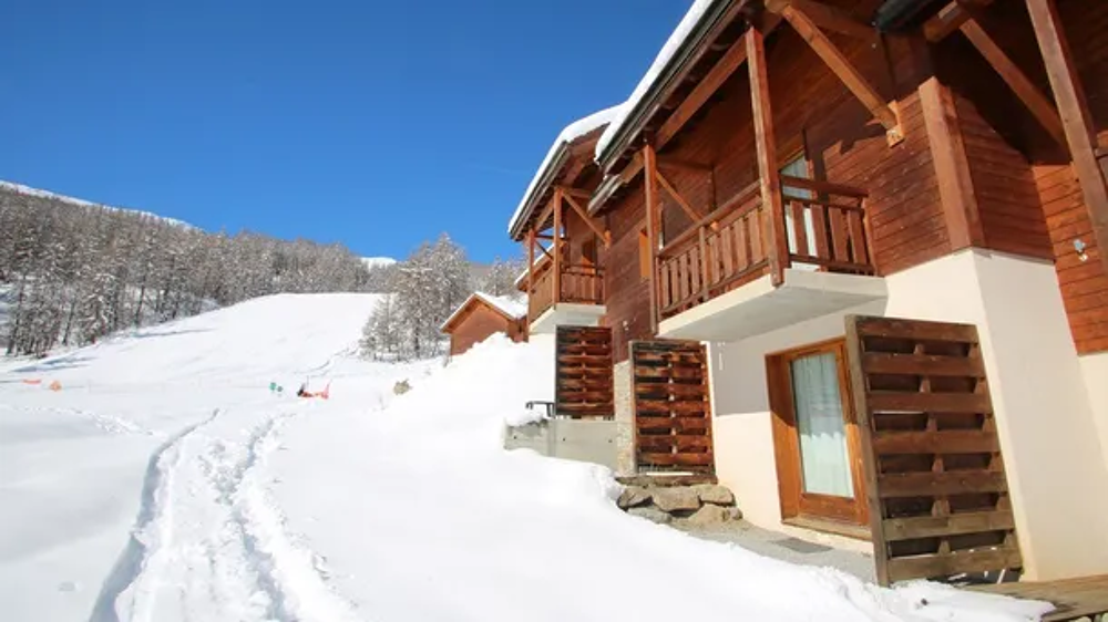   CH12PAE - CHALET DUPLEX 2 CHAMBRES, BORD DE PISTE Piscine collective - Tlvision - Terrasse - place de parking en extrieur - L Provence-Alpes-Cte d'Azur, Puy-Saint-Vincent (05290)