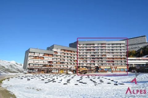  Pistes de ski < 100 m - Tlvision - Local skis - Ascenseur . . . Rhne-Alpes, Les Menuires (73440)