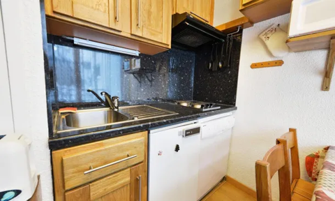   Studio 4 Personnes Budget Terrasse - place de parking en extrieur - Lave vaisselle - Accs Internet Rhne-Alpes, Les Menuires (73440)