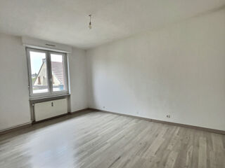  Appartement à louer 3 pièces 80 m²