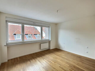  Appartement à louer 3 pièces 101 m²