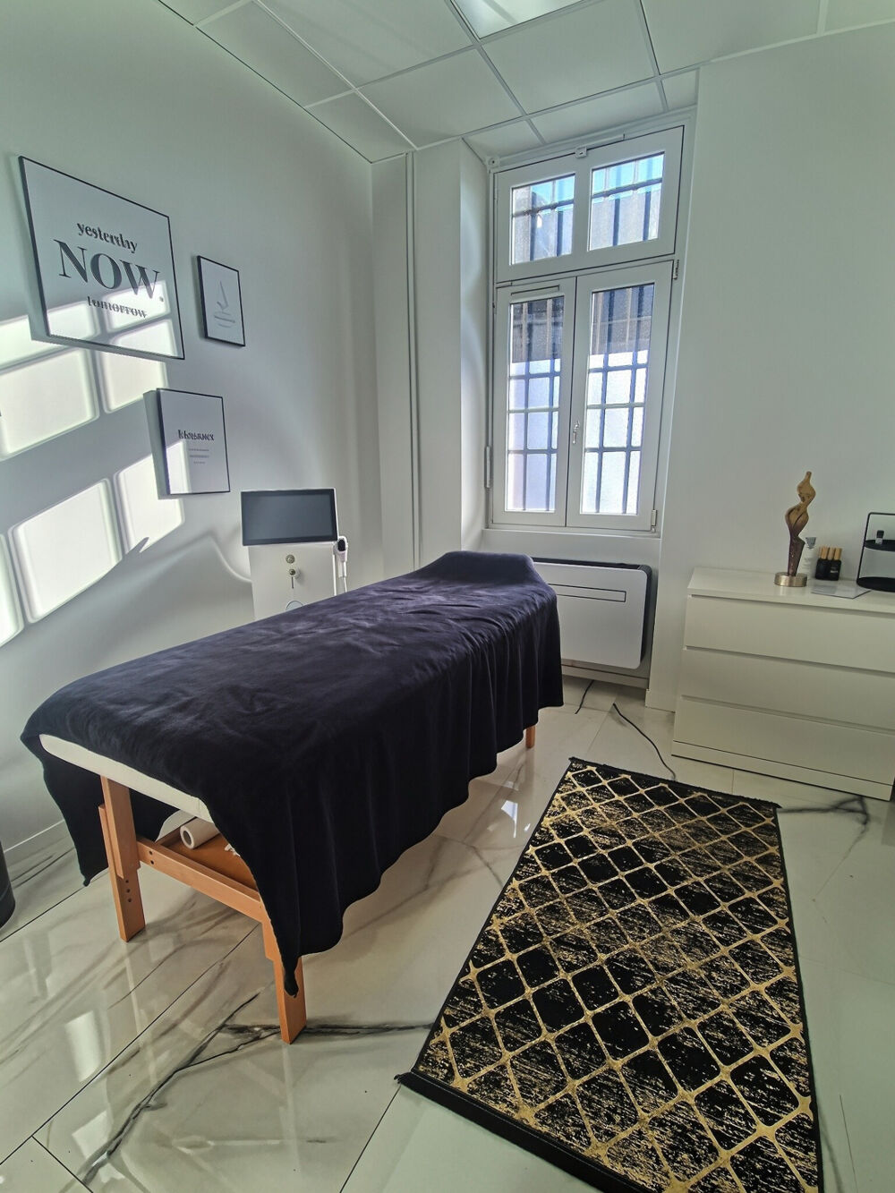   Local professionnel rénové   4 salles de soins / bureaux   Climatisation Freyming merlebach