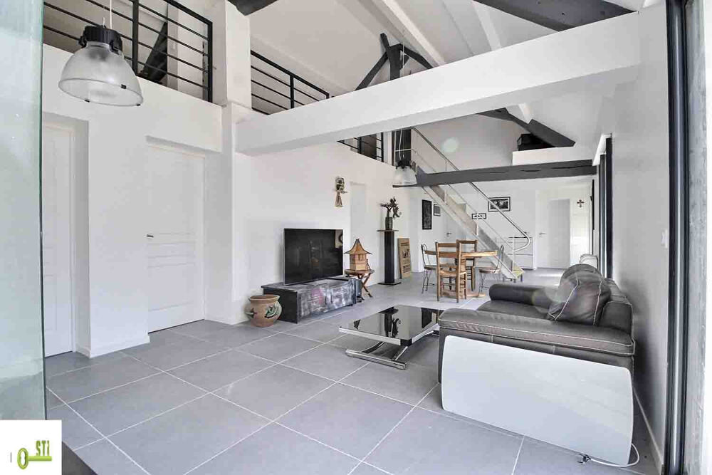 Maison 7 pièces 157 m² · à Ste Genevieve des Bois · 157 m² · 297 000 €
