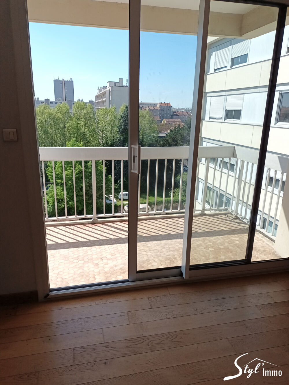 Vente Appartement APPARTEMENT T3 + PLACE DE PARKING + CAVE Villeurbanne