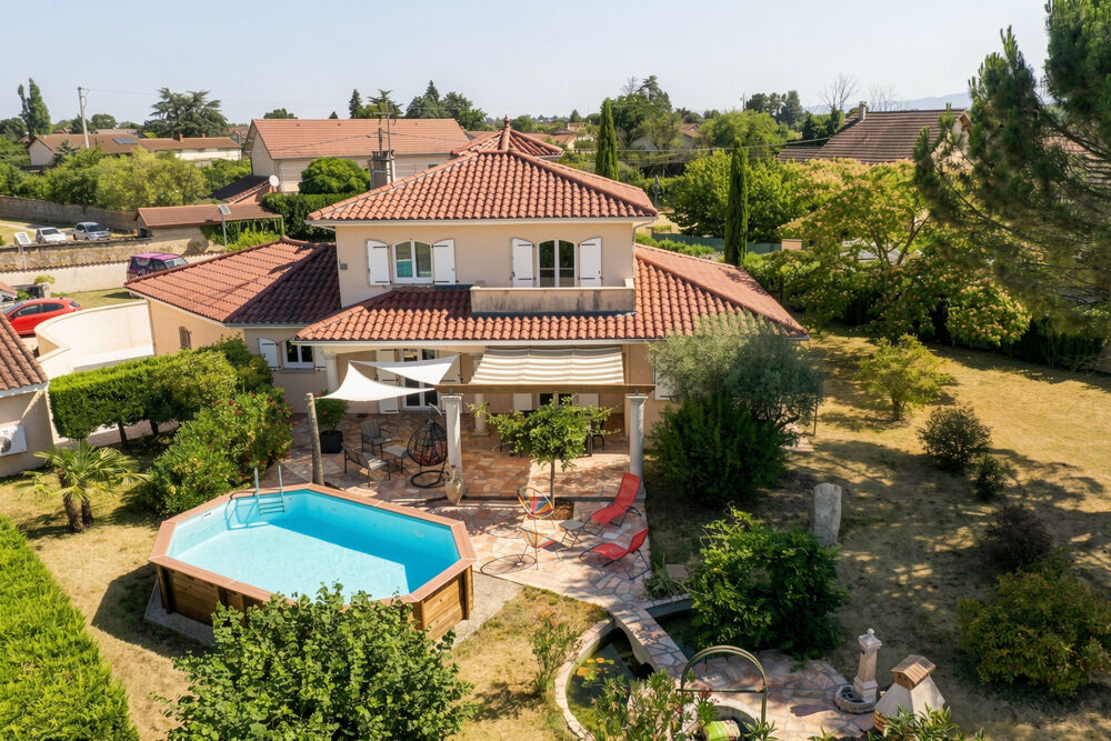 Maison de caractère 140 m2 habitables sur un terrain arboré de plus de 1 750 m2 TIGNIEU-JAMEYZIEU