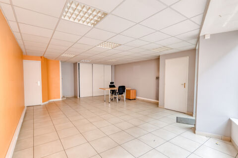   LOCAL COMMERCIAL (ENV. 155 m2 AU TOTAL) 