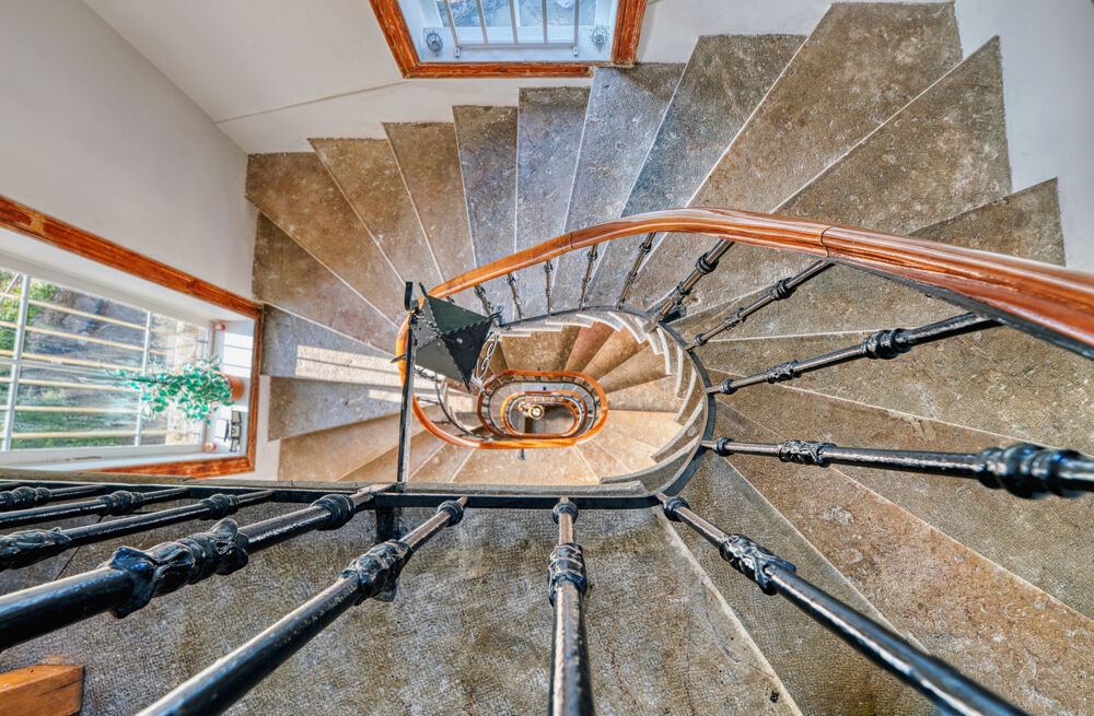  vendre  Proprit/chteau Crmieu (38460)