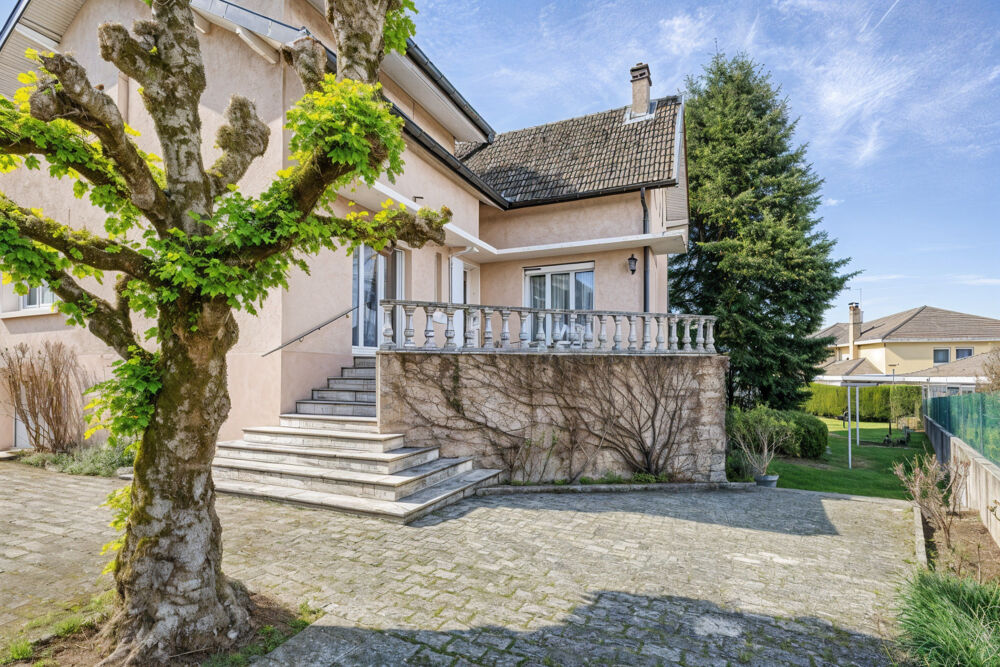 Maison familiale de caractère 160 m2 Sous-sol complet Terrain 895 m2