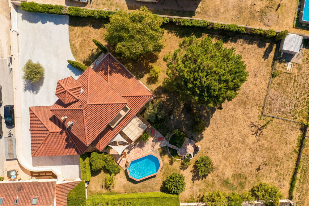 Maison de caractère 140 m2 habitables sur un terrain arboré de plus de 1 750 m2 TIGNIEU-JAMEYZIEU