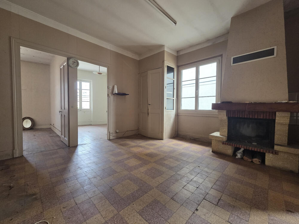 Maison de ville à rénover de 58m2 à Ruy Montceau