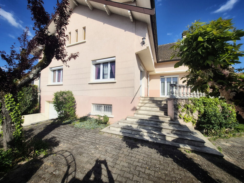 Vente Maison Maison familiale de caractère   160 m2   Sous-sol complet   Terrain 895 m2 Tignieu jameyzieu