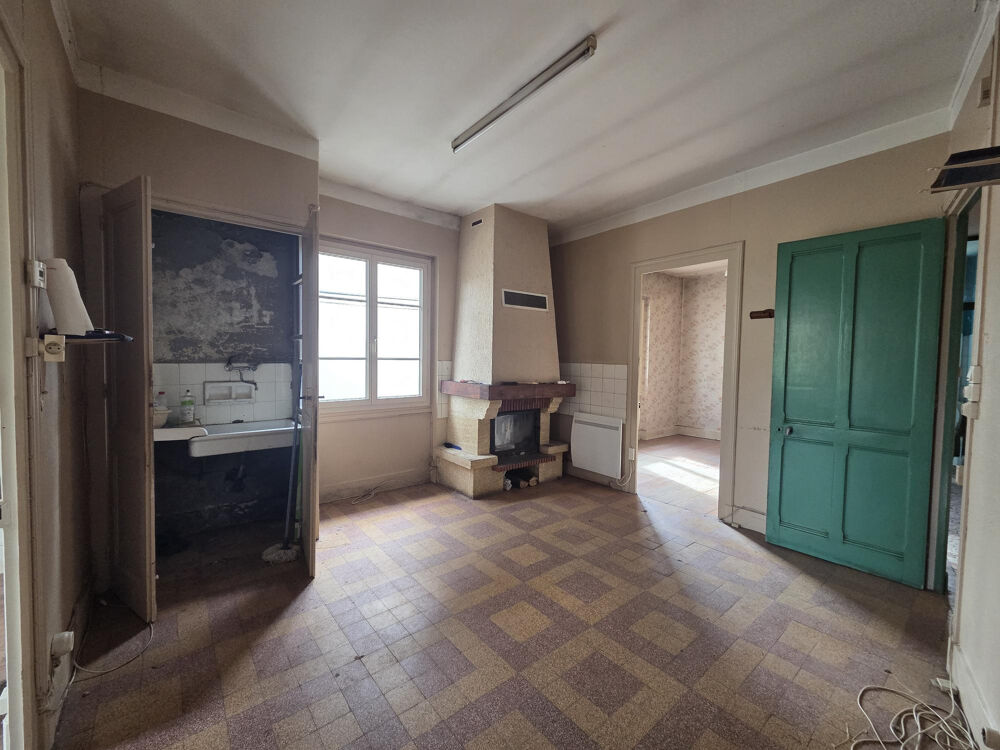 Maison de ville à rénover de 58m2 à Ruy Montceau