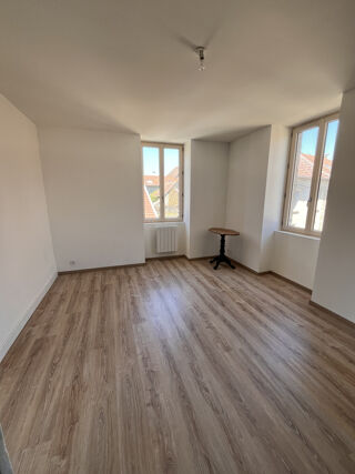  Appartement à louer 2 pièces 57 m²