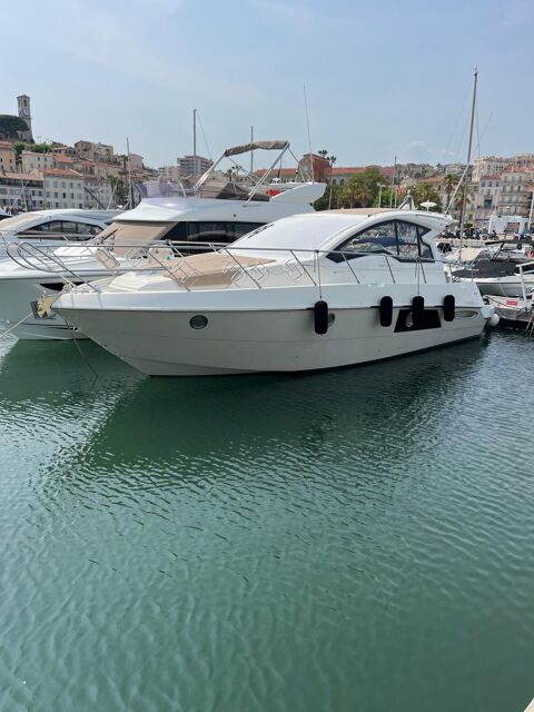 Bateaux &agrave; moteur Vedette - Yacht - Offshore 2013 occasion Frejus 83600
