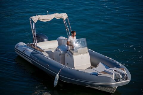 Bateaux &agrave; moteur Pneumatique - Semi-rigide 2022 occasion Frejus 83600