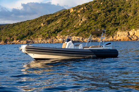 Bateaux &agrave; moteur Pneumatique - Semi-rigide 2023 occasion Frejus 83600