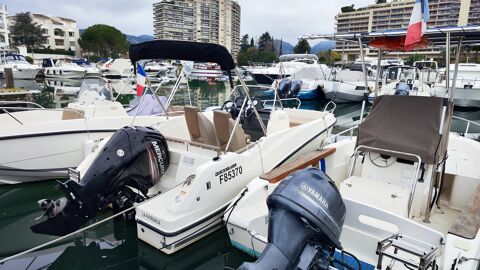 Bateaux &agrave; moteur Vedette - Yacht - Offshore 2019 occasion Frejus 83600
