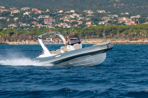 Bateaux &agrave; moteur Pneumatique - Semi-rigide 2022 occasion Frejus 83600
