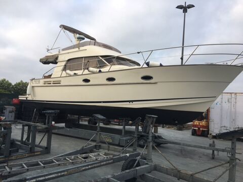 Bateaux &agrave; moteur Vedette - Yacht - Offshore 2003 occasion Frejus 83600