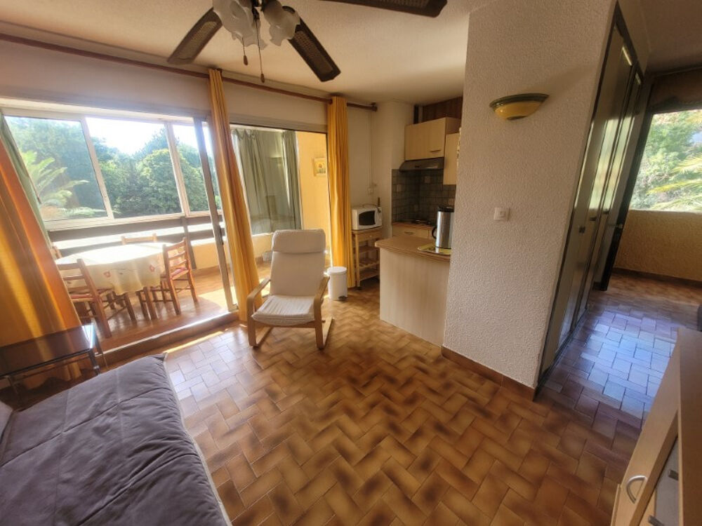 Vente Appartement Résidence avec Piscine, Ascenseur, Studio Loggia 20,08m2 Carrez Loggia Parking Argeles sur mer